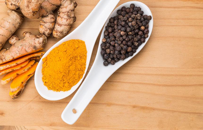 Turmeric root, turmeric powder and black pepper