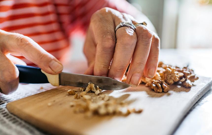 Walnuts Lowers LDL and Possibly CVD Risk 